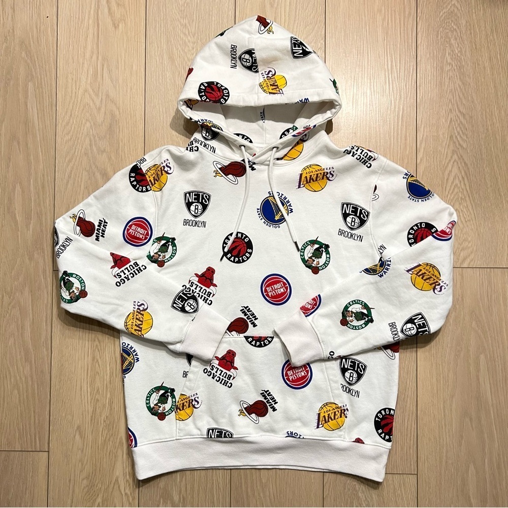NBA All-Over Logo Print Pullover Hoodie White Fleece Size Large
